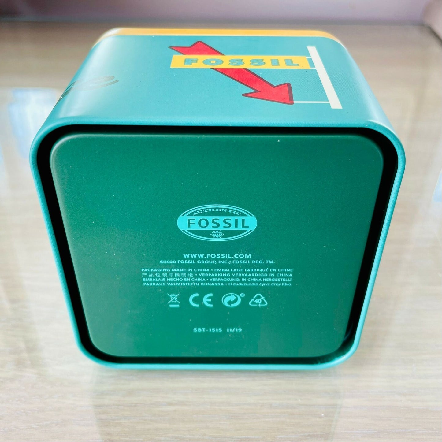 Genuine Fossil Tin Watch Storage Box + Manual