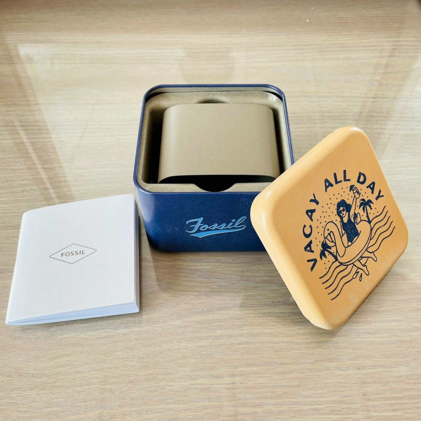 Genuine Fossil Tin Watch Storage Box + Manual