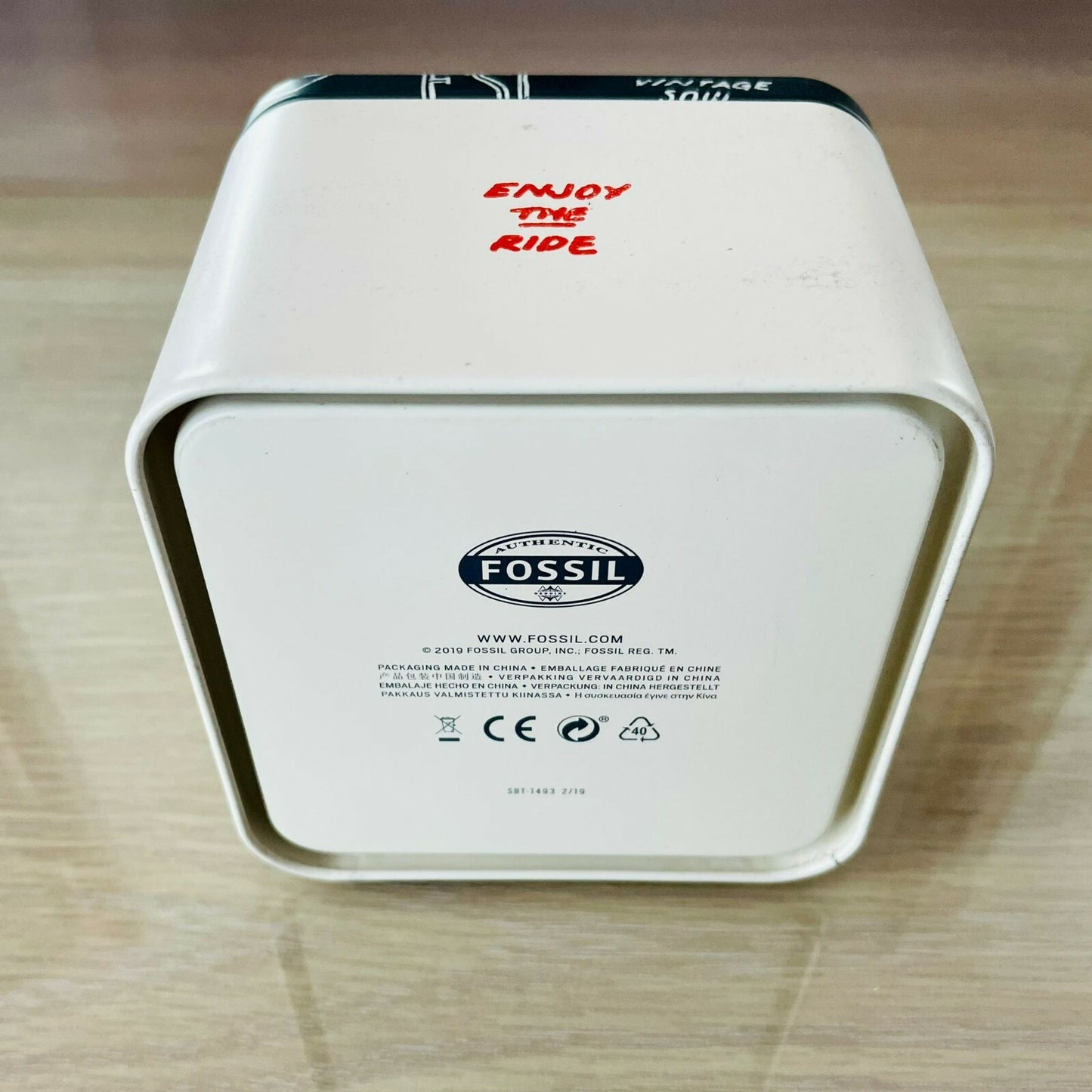 Genuine Fossil Tin Watch Storage Box + Manual