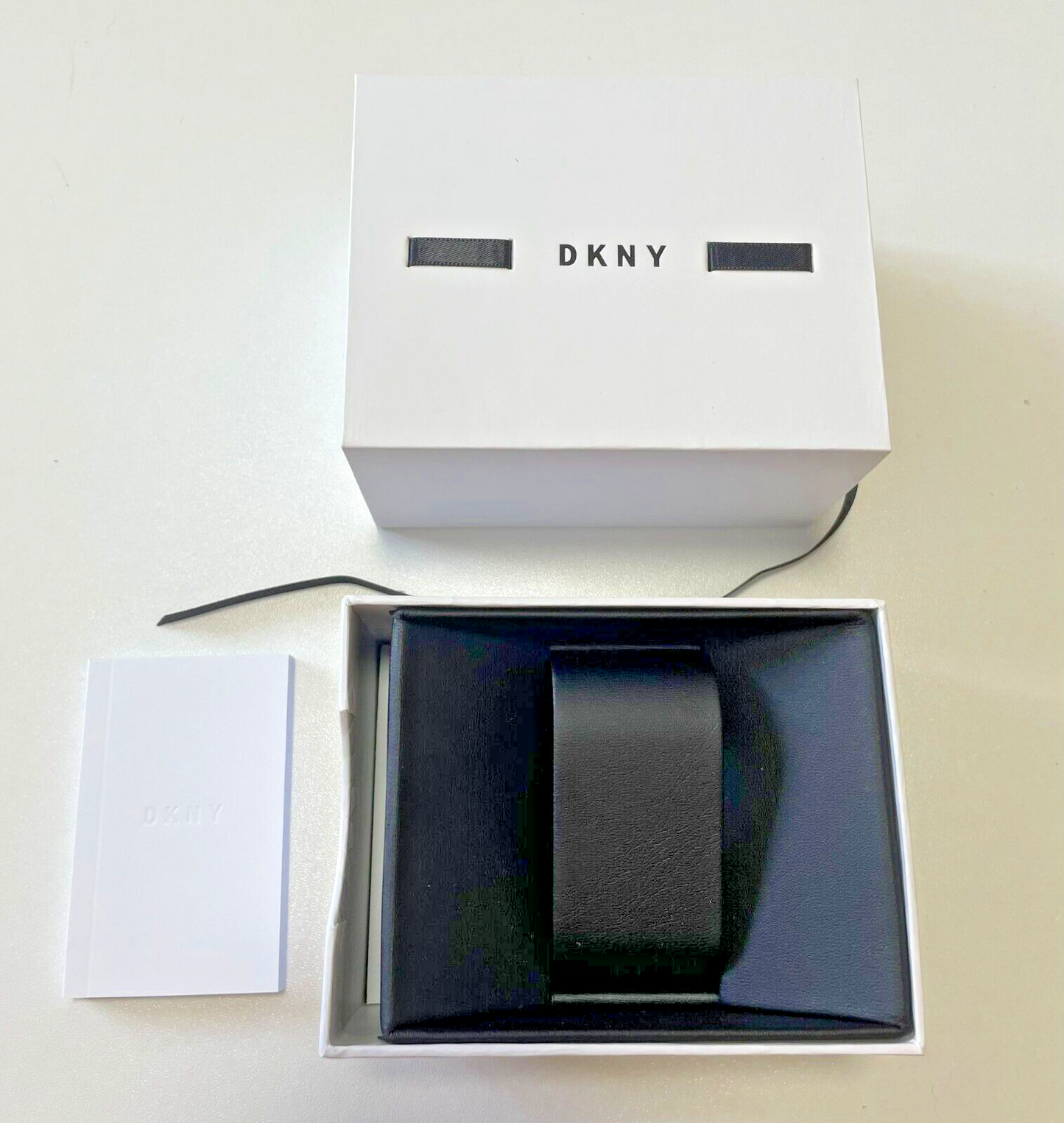 Caja de presentación de regalo para reloj DKNY