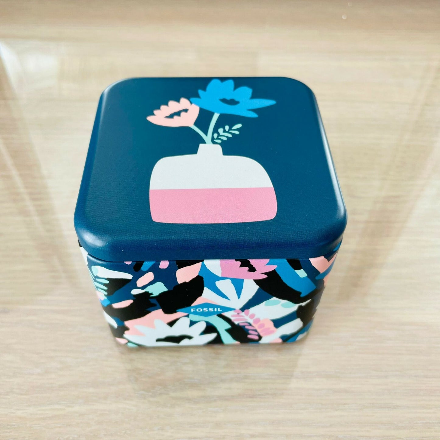 Genuine Fossil Tin Watch Storage Box + Manual