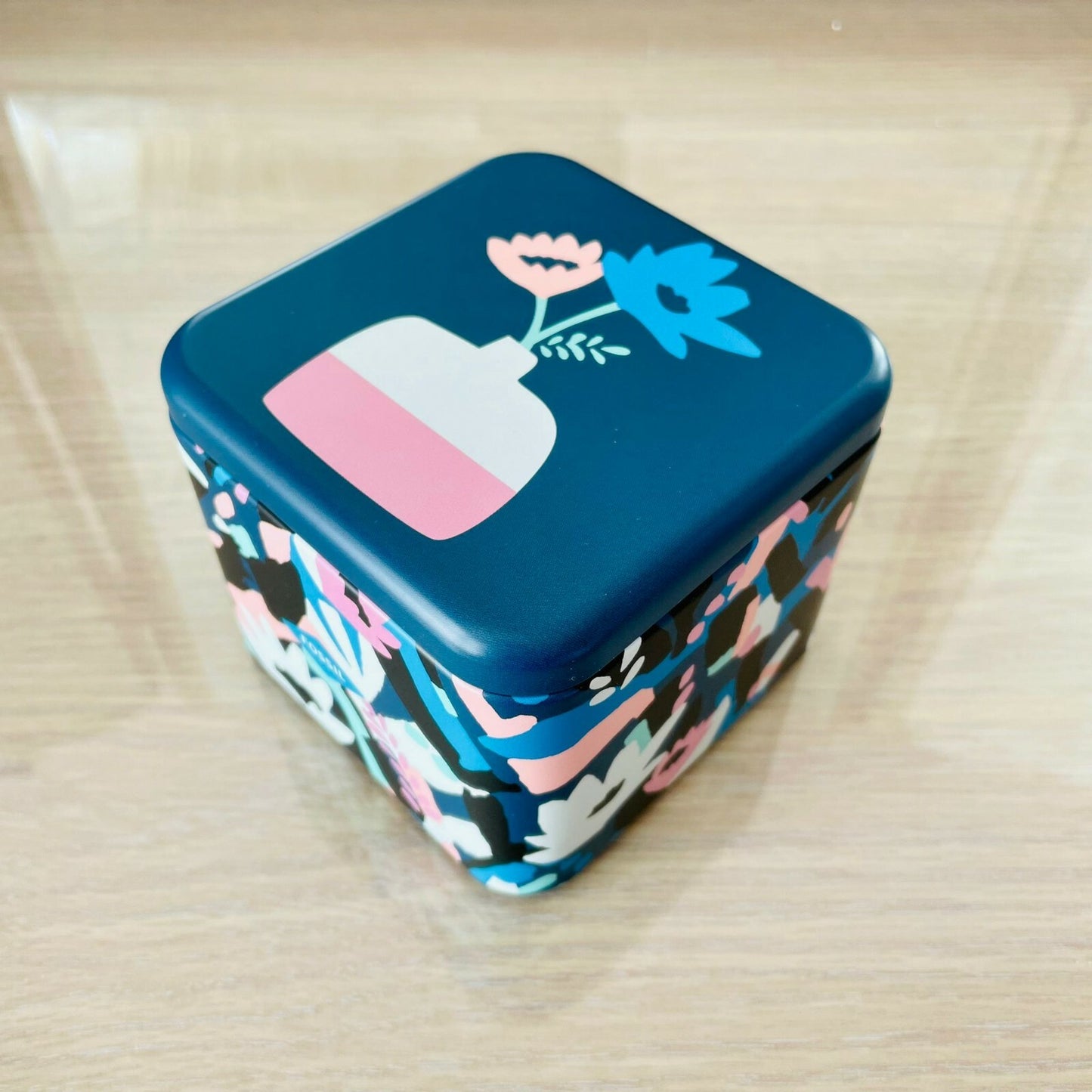 Genuine Fossil Tin Watch Storage Box + Manual