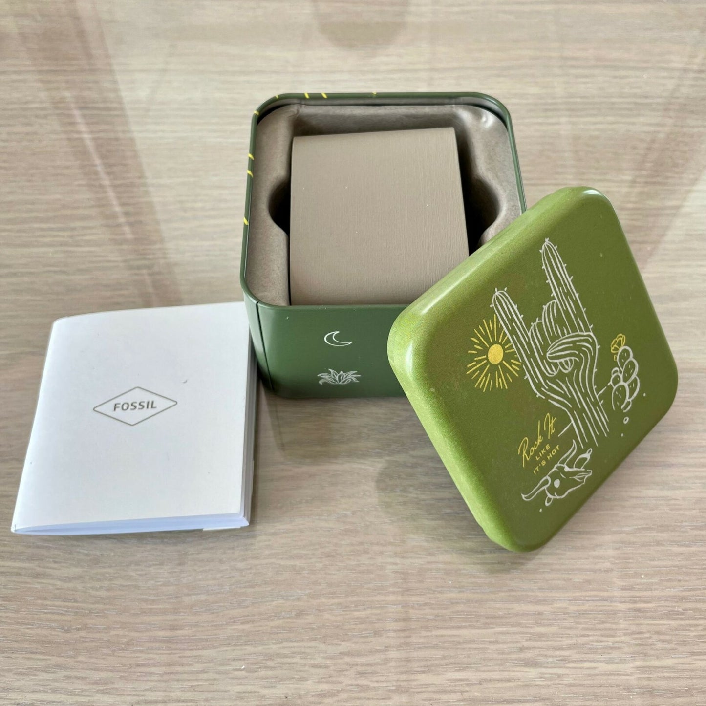 Genuine Fossil Tin Watch Storage Box + Manual