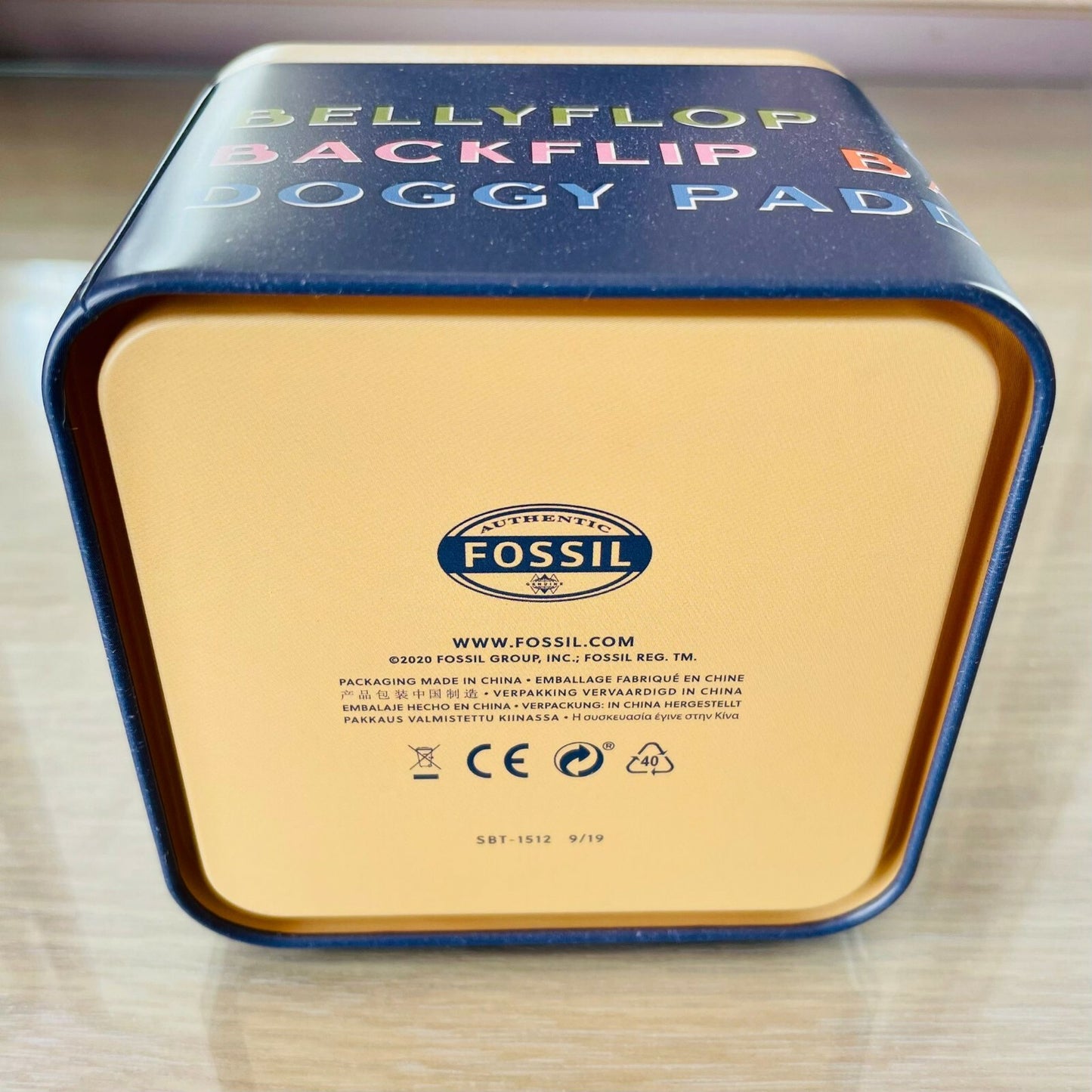 Genuine Fossil Tin Watch Storage Box + Manual