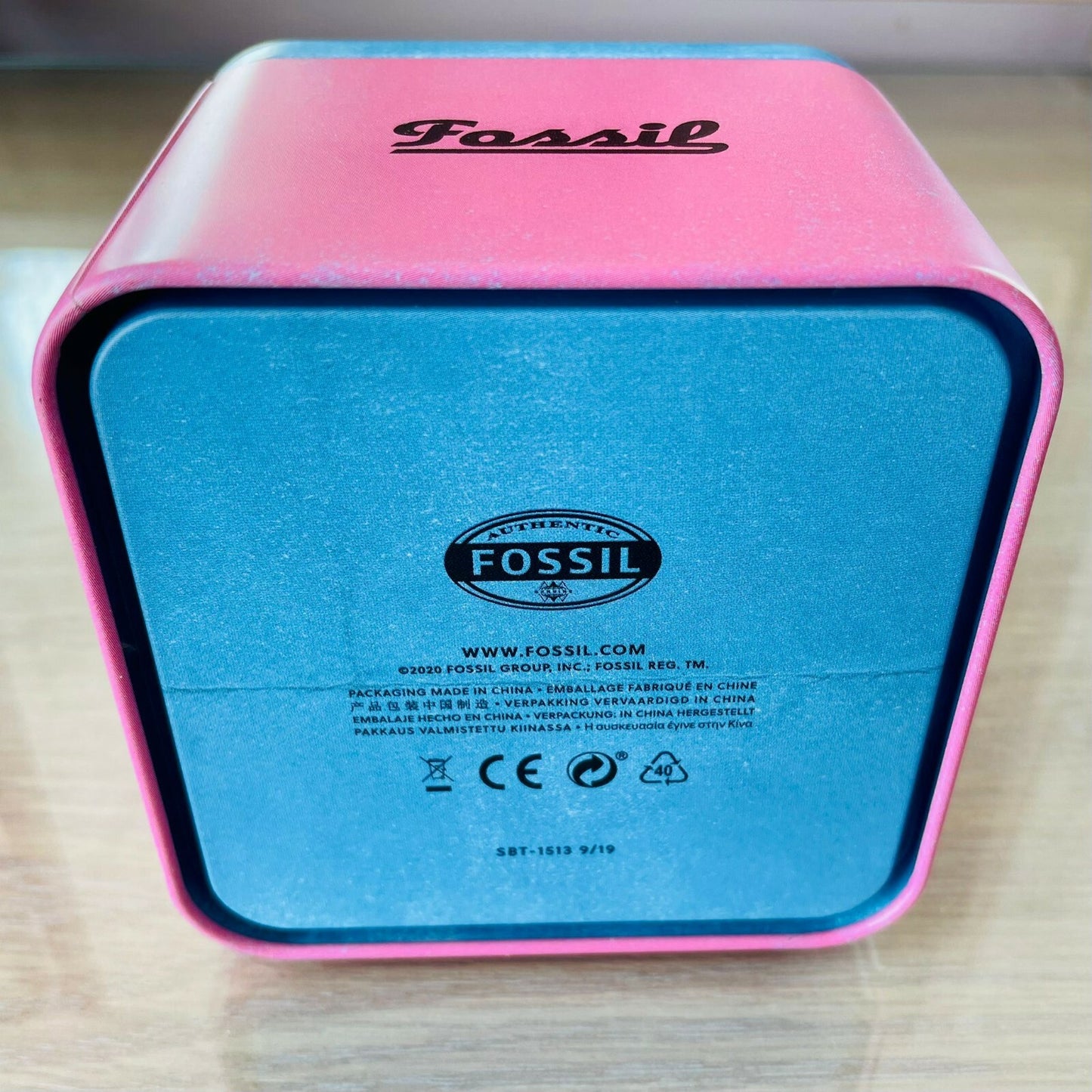 Genuine Fossil Tin Watch Storage Box + Manual