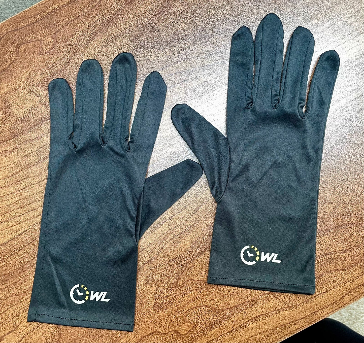 NEW WL Black Watch Polishing Micro Cleaning Soft Cloth Gloves Small