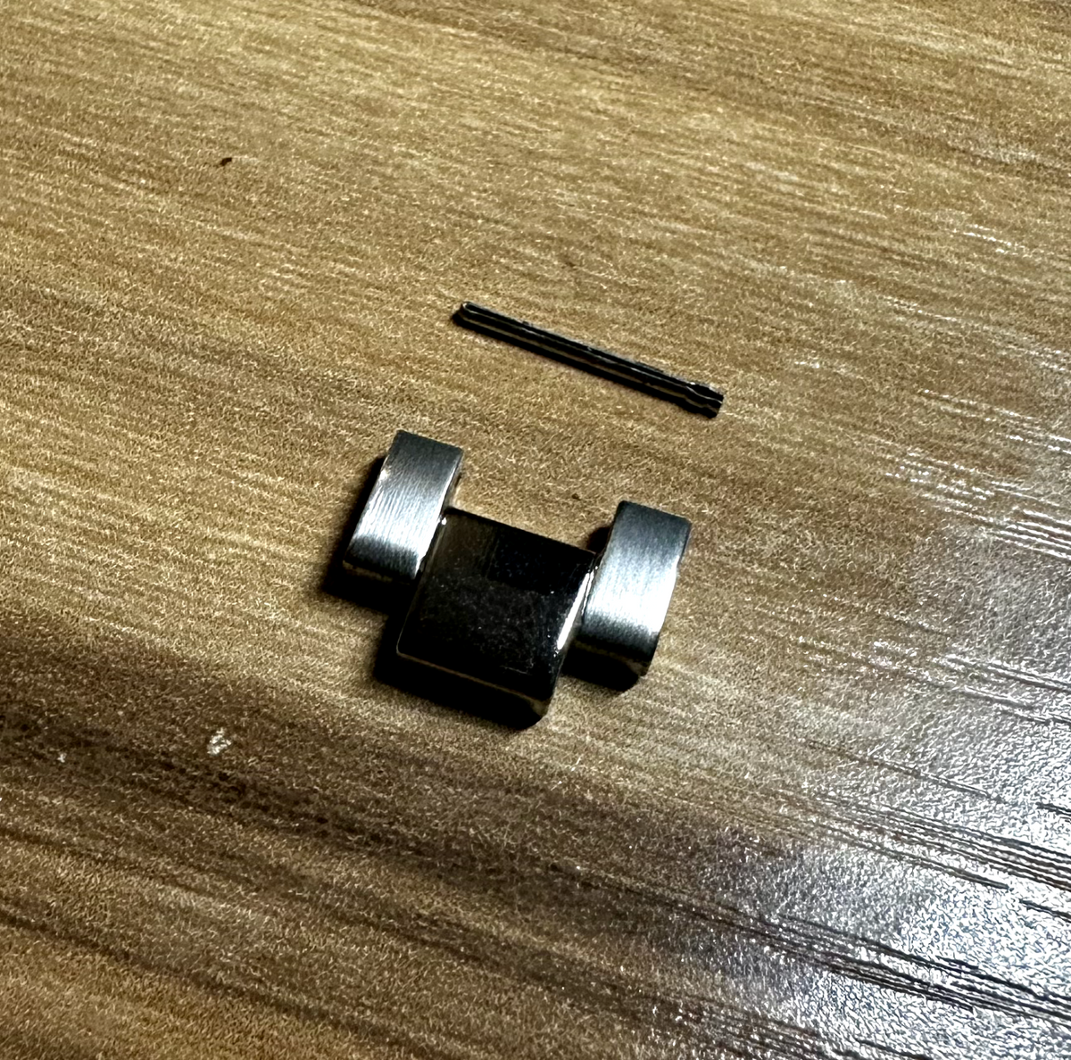 Eslabón de reloj Hugo Boss Hera en plata con pasador