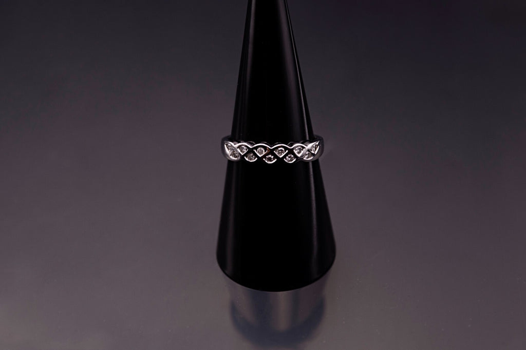 Anillo celta de oro blanco de 9 quilates con diamantes para mujer, talla N