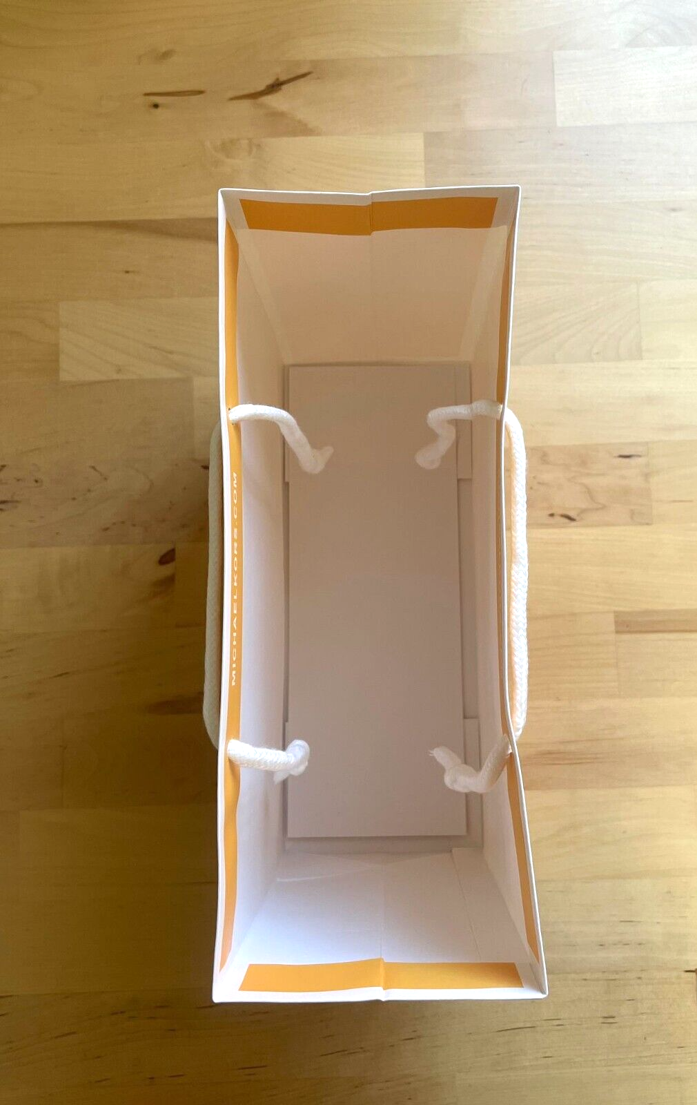 Presentación de compras de la bolsa de regalo Michael Kors MK