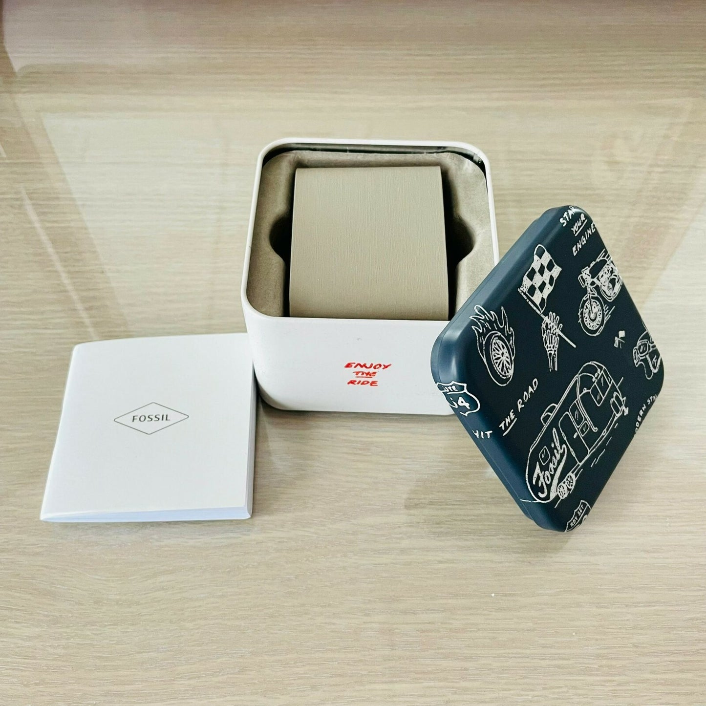 Genuine Fossil Tin Watch Storage Box + Manual