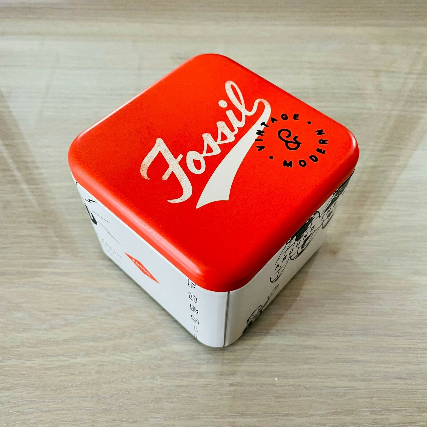 Genuine Fossil Tin Watch Storage Box + Manual