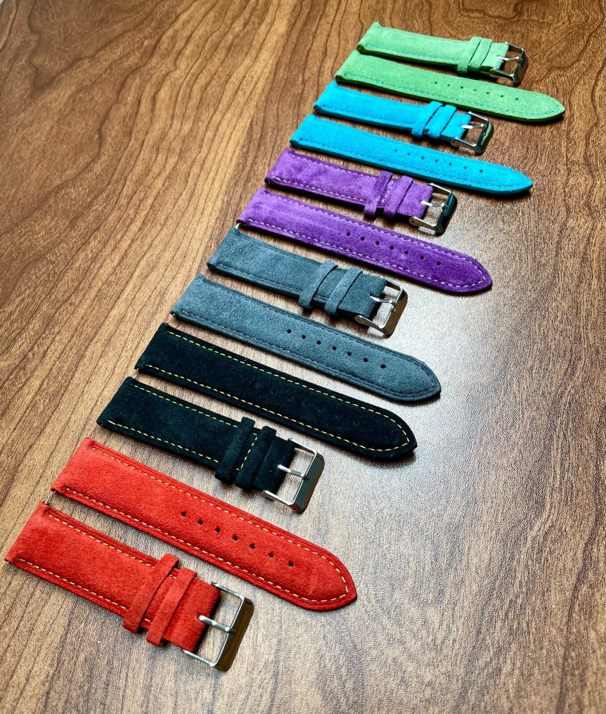 Correa de reloj de piel de ante gris, negra, azul, roja, morada y verde, con cierre rápido, 20-22 mm
