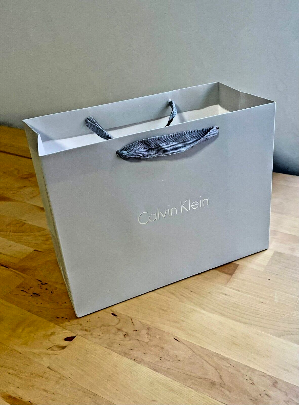 Nueva bolsa de regalo de presentación de Calvin Klein