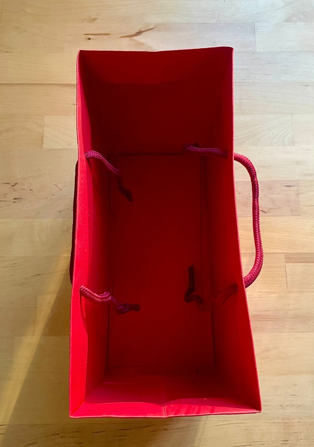 Nueva bolsa de regalo de presentación de Salvatore Ferragamo