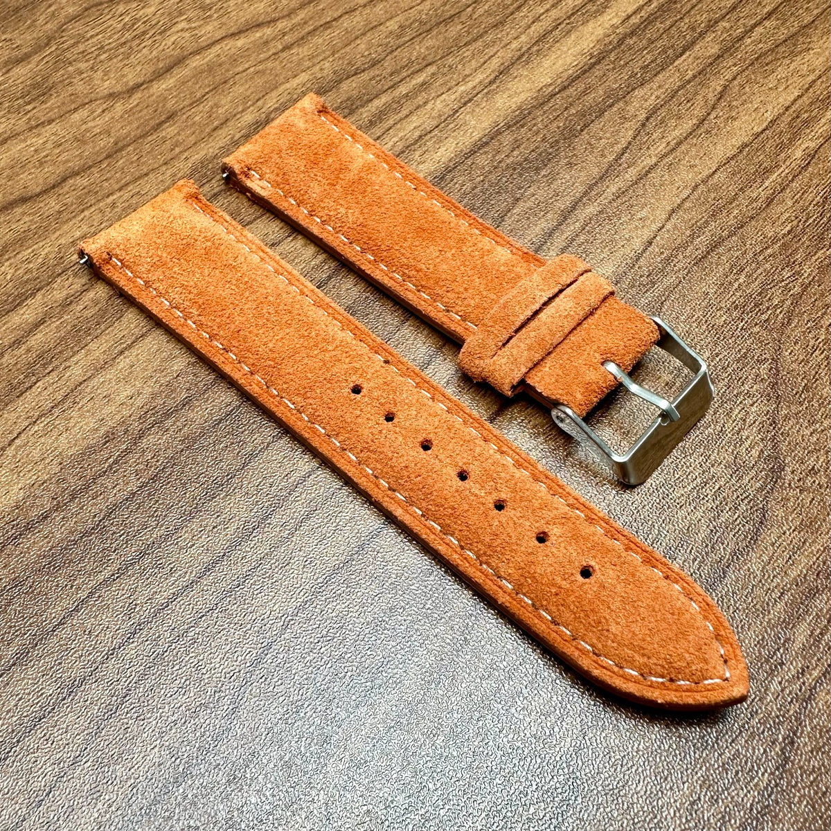 Correa de reloj de piel de ante auténtica con pespuntes naranjas y blancos, cierre rápido, 22 mm