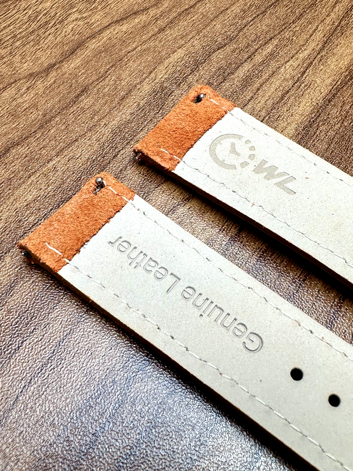 Correa de reloj de piel de ante auténtica con pespuntes naranjas y blancos, cierre rápido, 22 mm