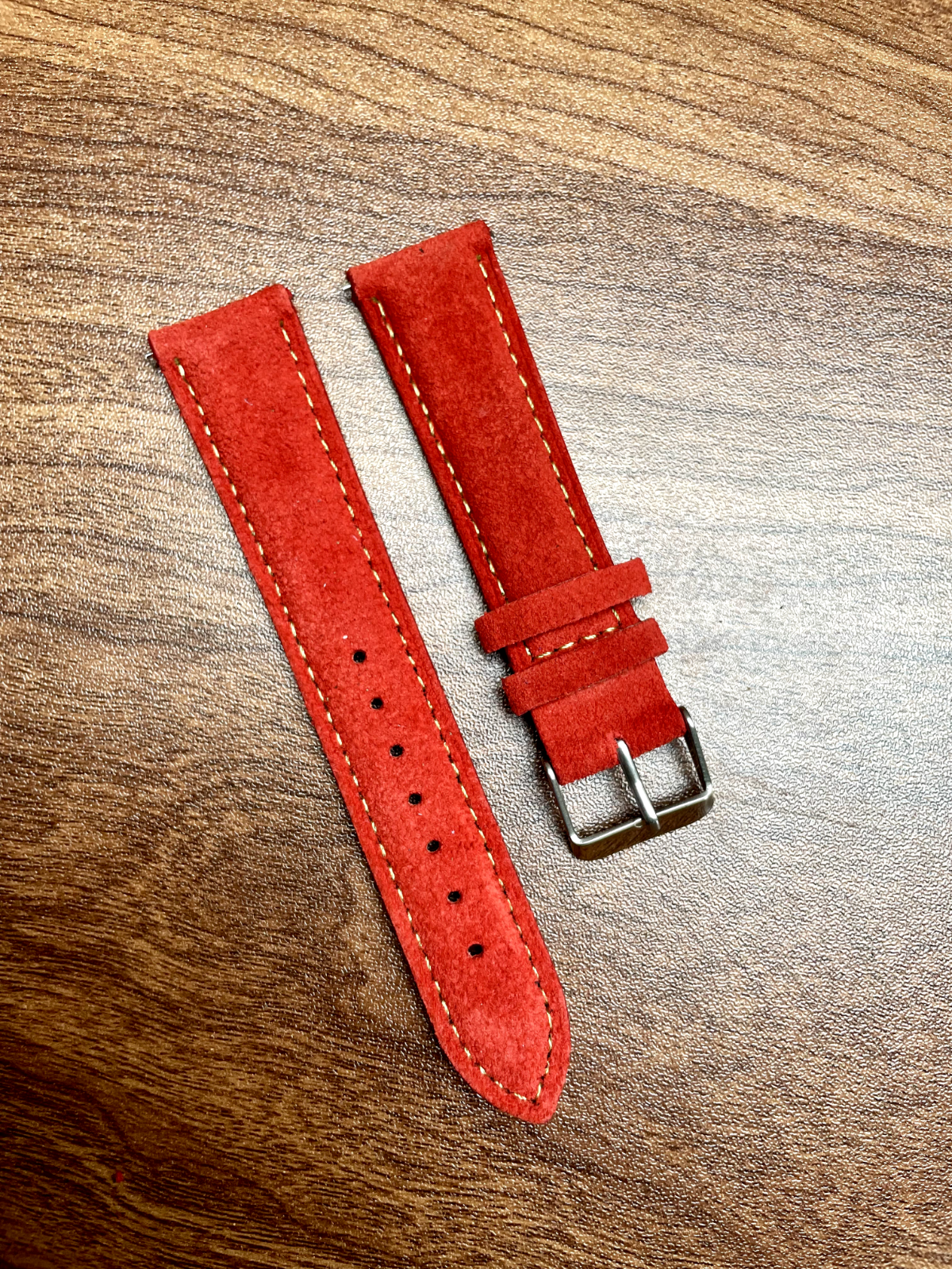 Correa de reloj de piel de ante roja con cierre rápido de 22 mm