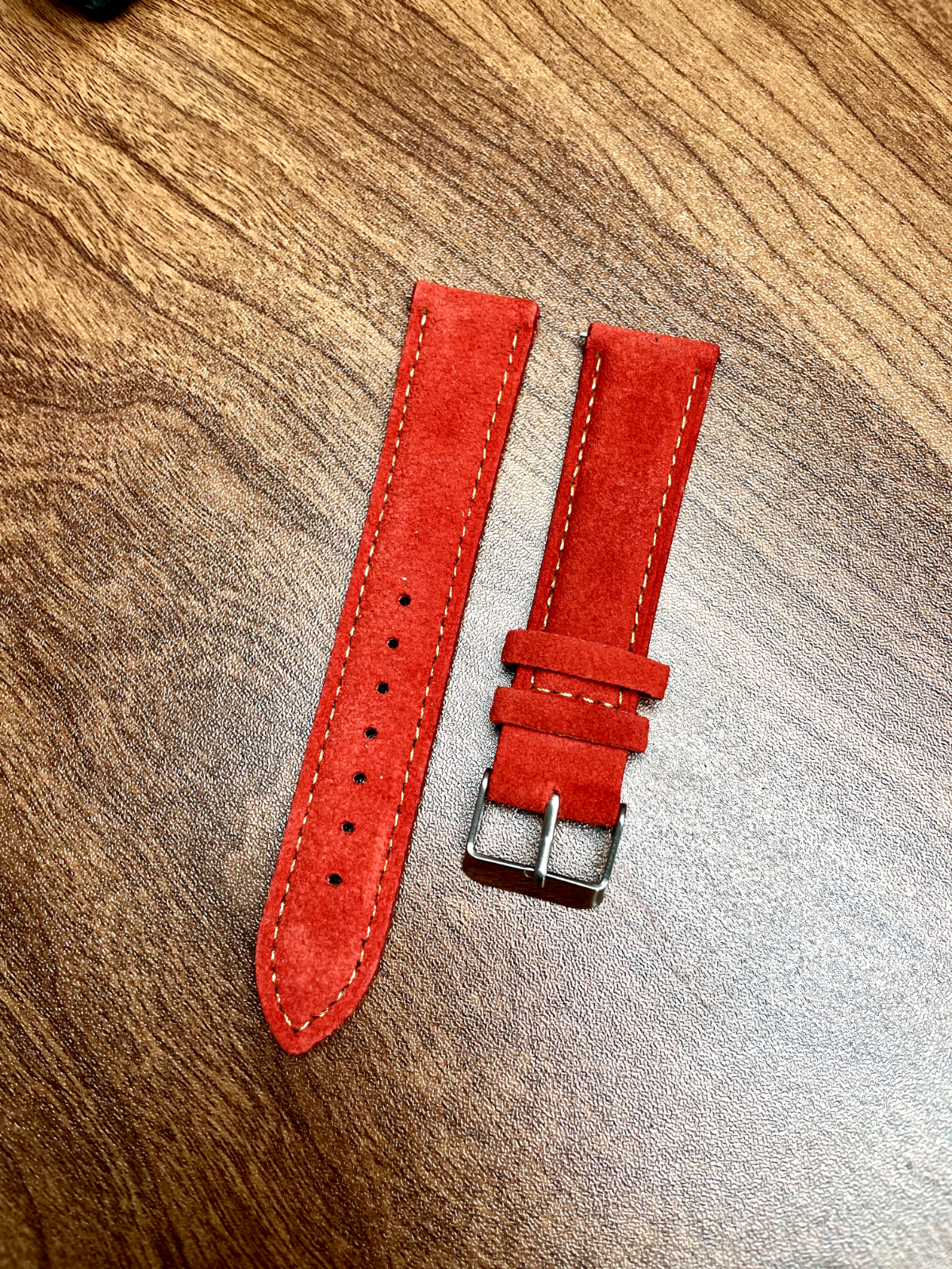 Correa de reloj de piel de ante roja con cierre rápido de 22 mm