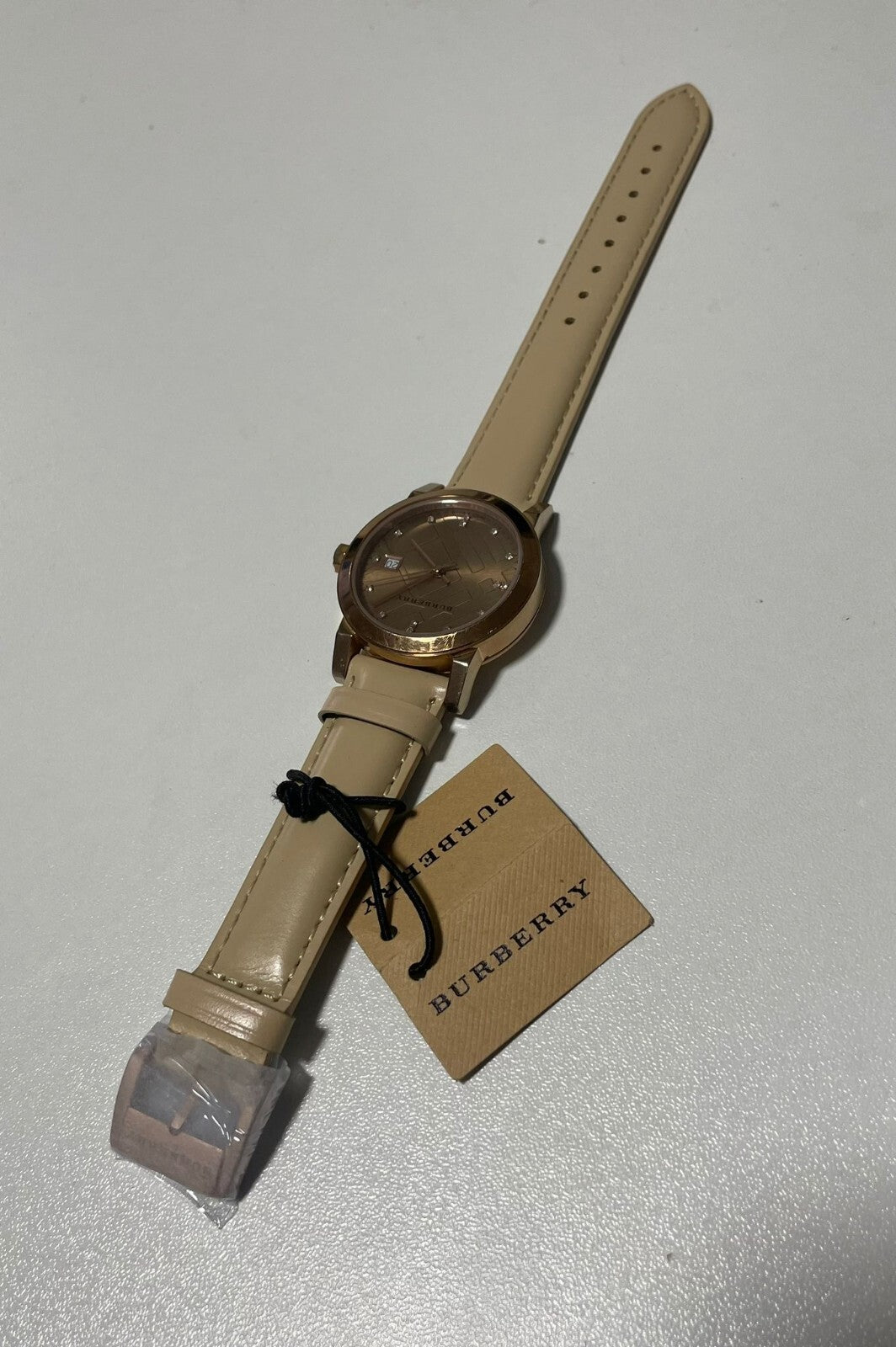 Reloj Burberry City Classic para mujer BU9109 con correa de piel beige
