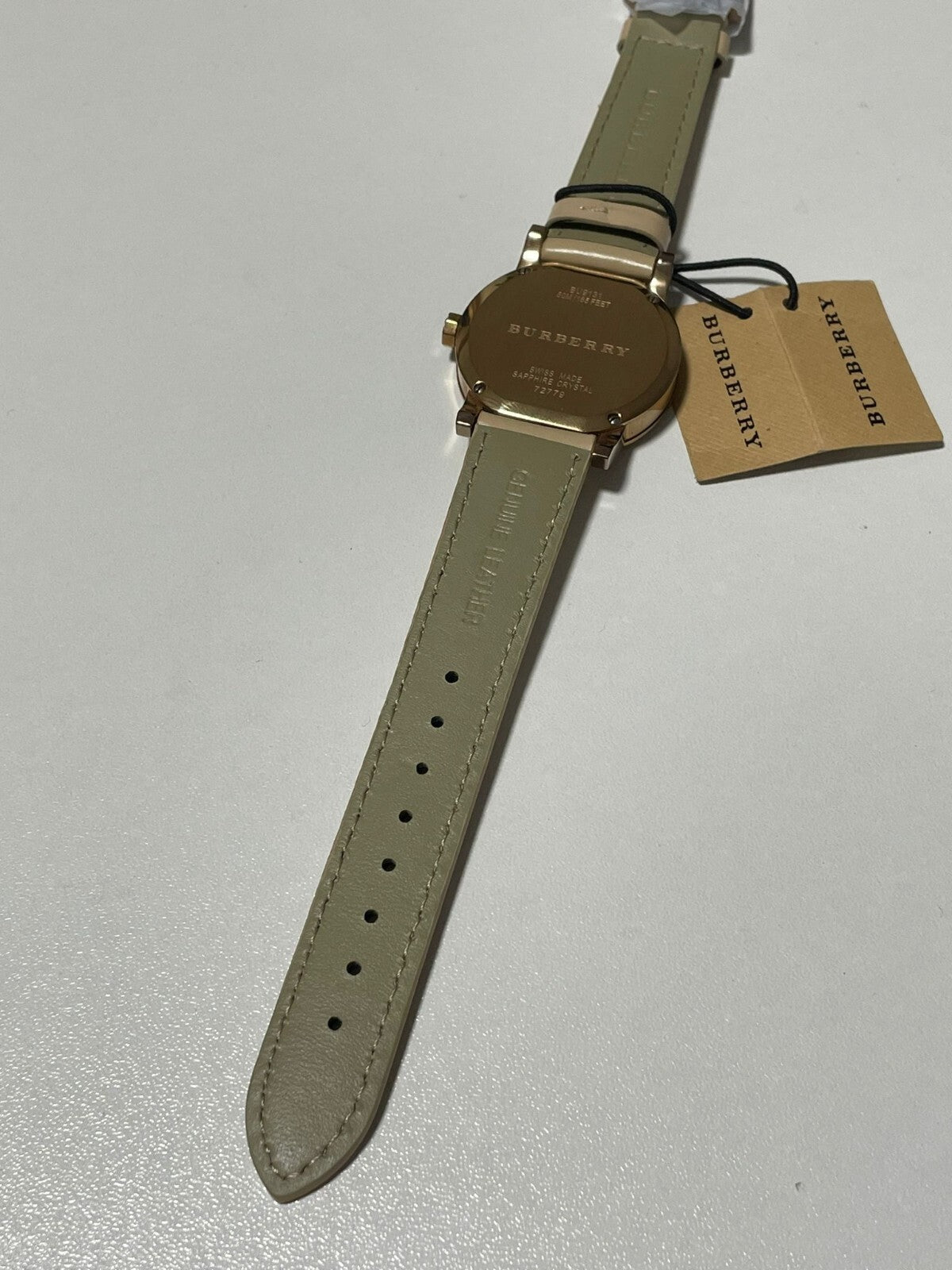 Reloj Burberry City Classic para mujer BU9109 con correa de piel beige