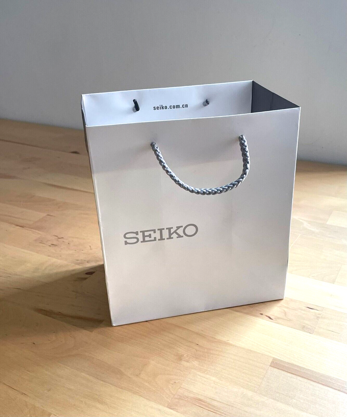 Presentación de compras de la bolsa de regalo Seiko