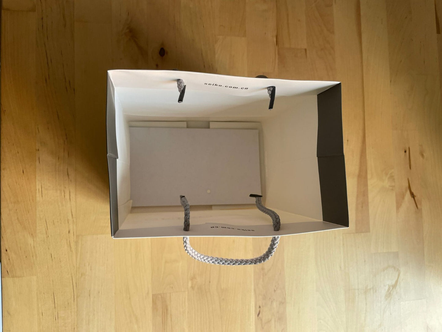 Presentación de compras de la bolsa de regalo Seiko