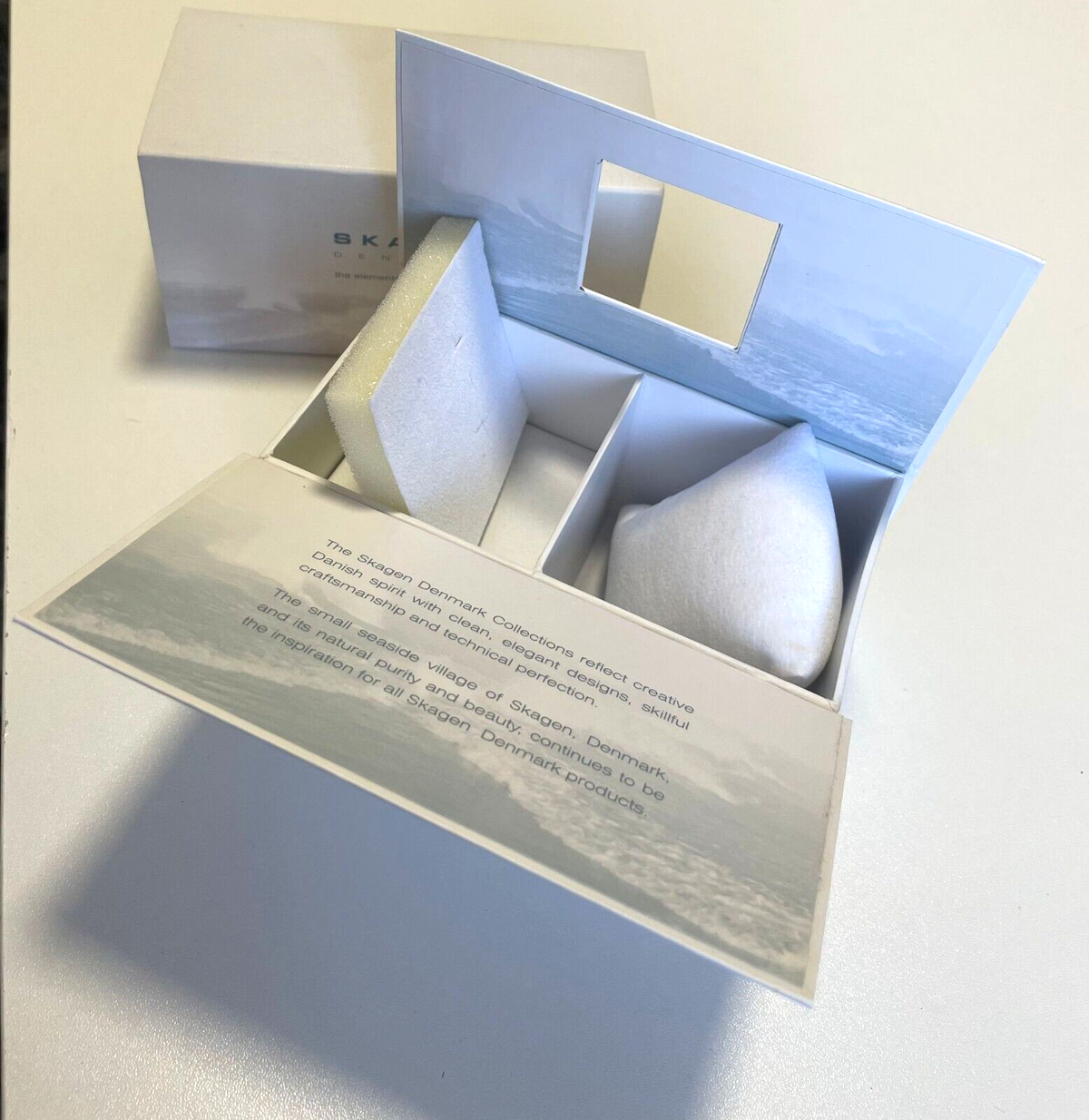 Estuche de viaje para guardar joyas de presentación Skagen
