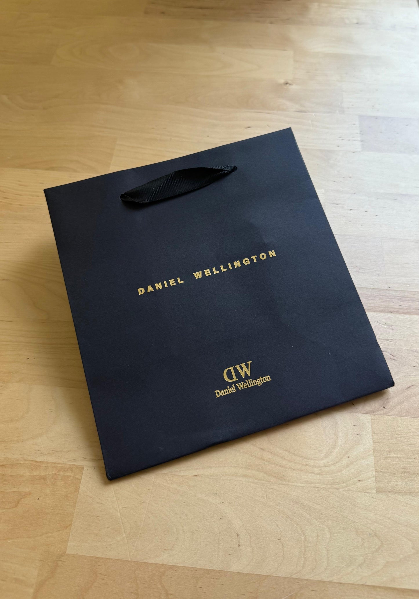 New Daniel Wellington Presentation Gift Bag