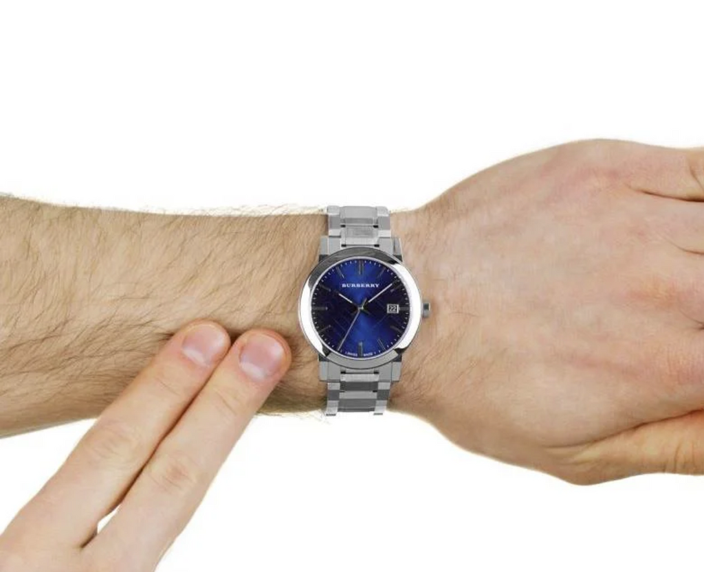Reloj Burberry BU9031 The City con esfera azul para hombre